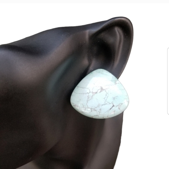 VINTAGE 80s GENUINE POLISHED BLUE HOWLITE STONE CLIP ON EARRINGS - Picture 1 of 5